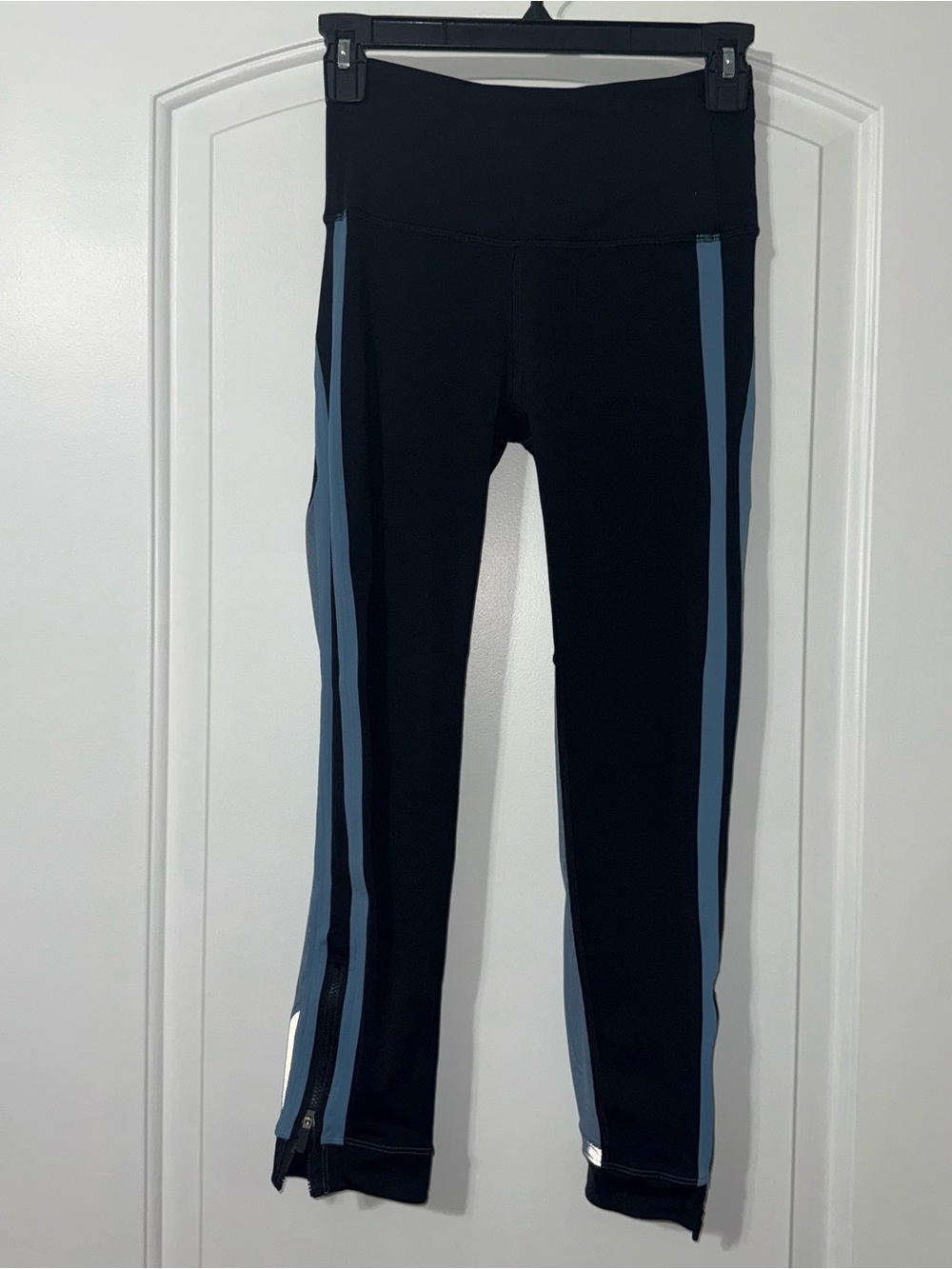 Lululemon Zip The Line Crop Legging Women’s Size 4 Black And Blue Mesh W6ASPS